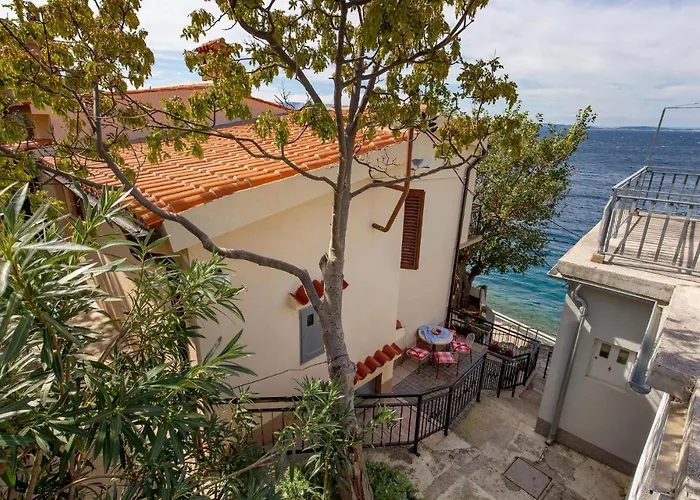 In Апартаменты Стариград