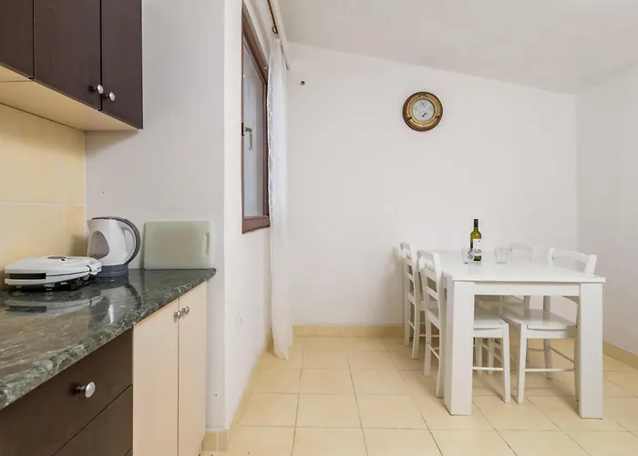 In Стариград