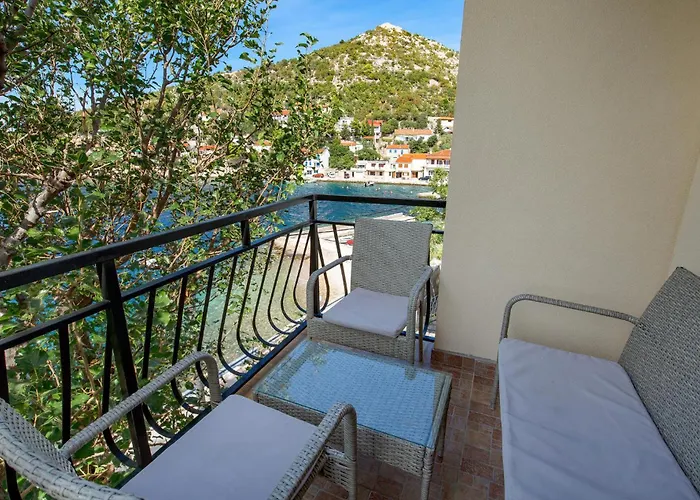 In Стариград