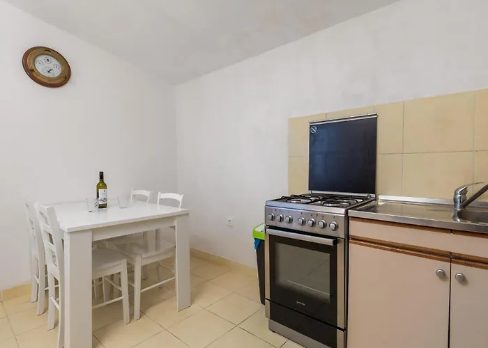 Апартаменты In Стариград