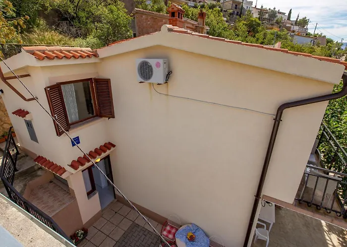 In * Стариград